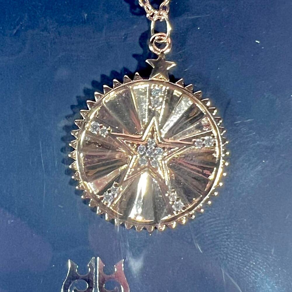 Hespera rose gold star pendant